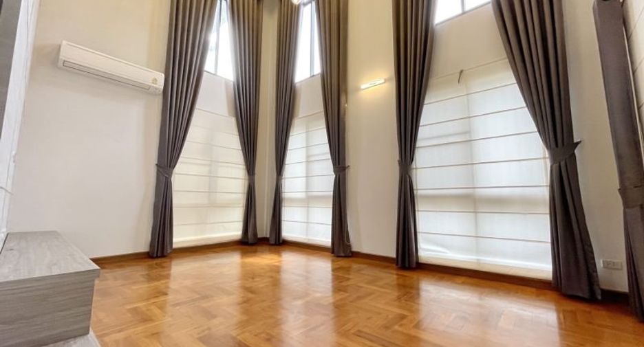 For rent 5 ベッドルーム house in Phra Nakhon, Bangkok