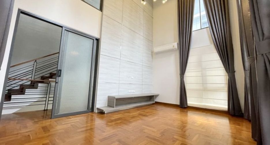 For rent 5 ベッドルーム house in Phra Nakhon, Bangkok