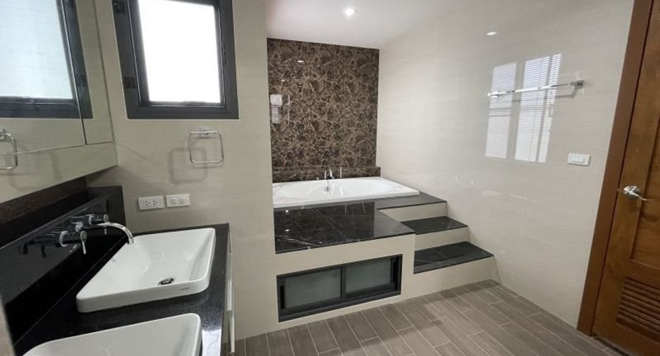 For rent 5 ベッドルーム house in Phra Nakhon, Bangkok