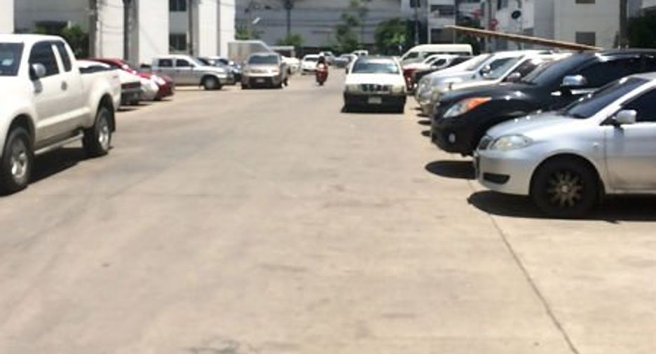 Wohnung zum Kauf mit 1 Zimmer in Pak Kret, Nonthaburi
