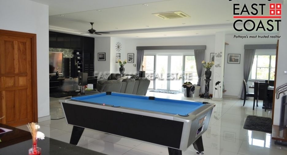 For sale 4 ベッドルーム house in Sattahip, Chonburi