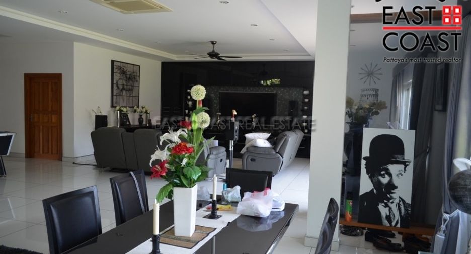 For sale 4 ベッドルーム house in Sattahip, Chonburi