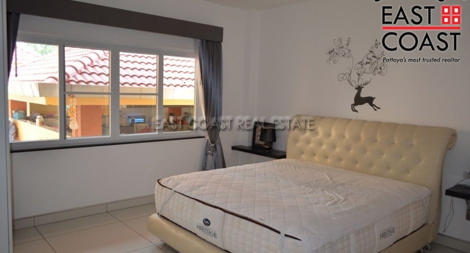 For sale 4 ベッドルーム house in Sattahip, Chonburi