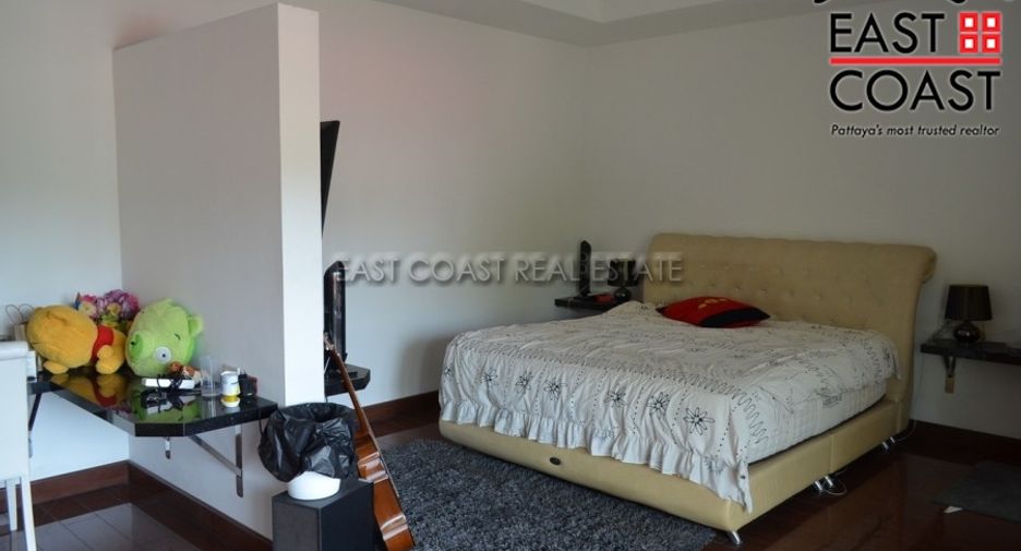 For sale 4 ベッドルーム house in Sattahip, Chonburi