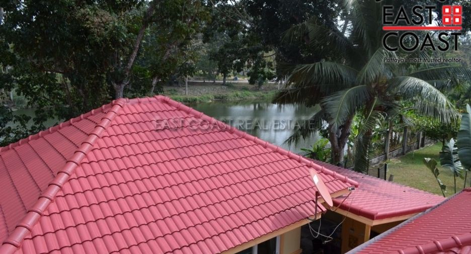 For sale 4 ベッドルーム house in Sattahip, Chonburi