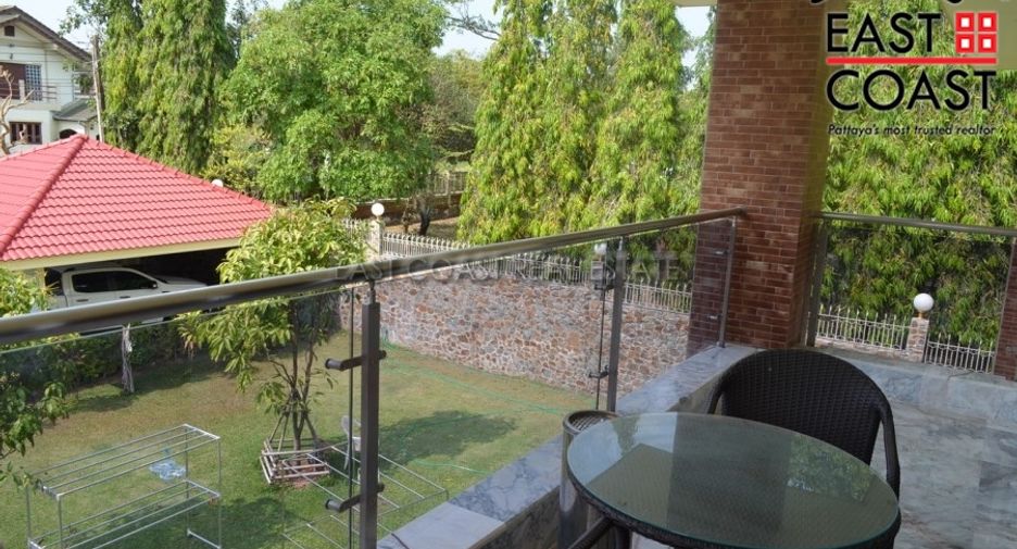 For sale 4 ベッドルーム house in Sattahip, Chonburi