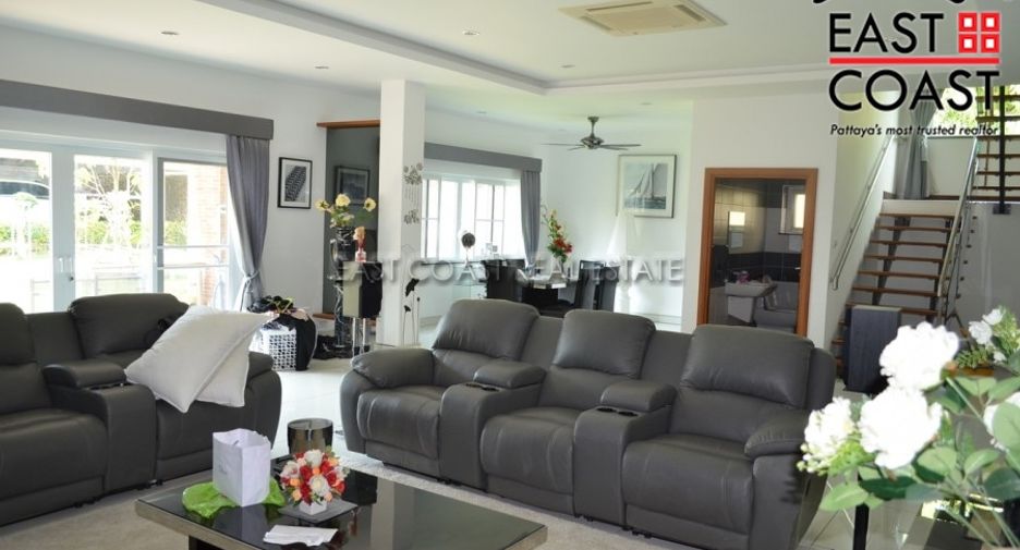 For sale 4 ベッドルーム house in Sattahip, Chonburi