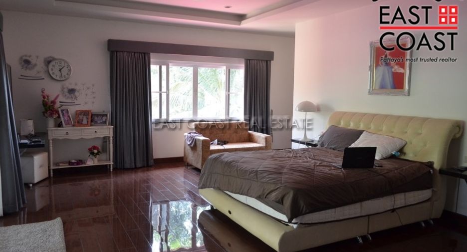 For sale 4 ベッドルーム house in Sattahip, Chonburi