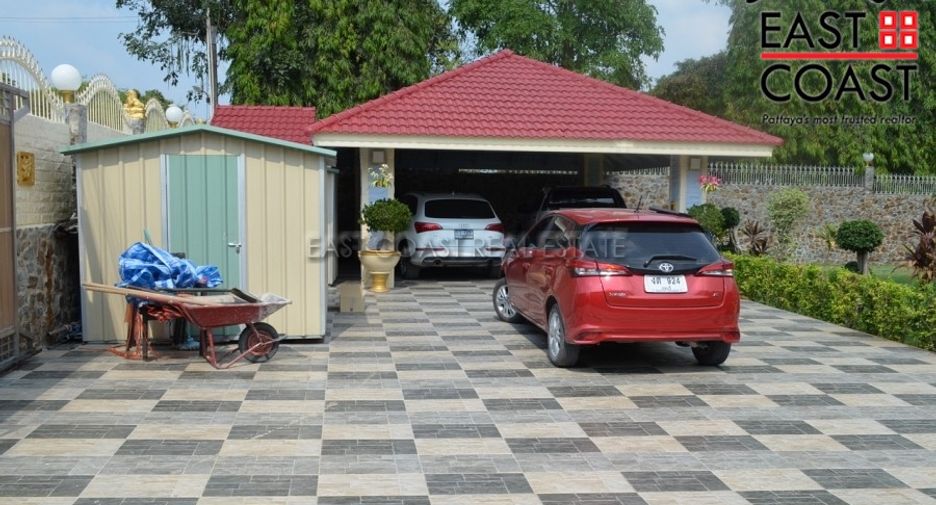 For sale 4 ベッドルーム house in Sattahip, Chonburi