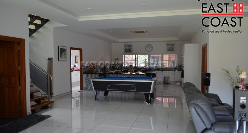 For sale 4 ベッドルーム house in Sattahip, Chonburi