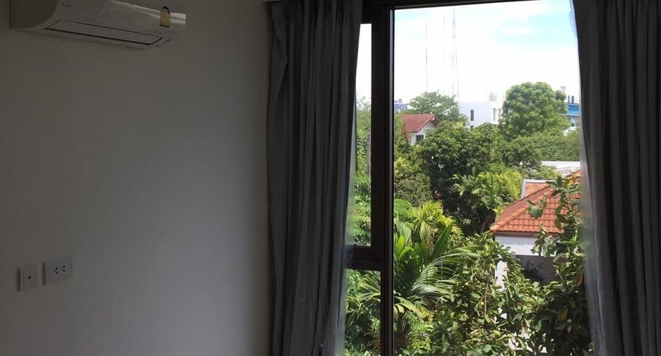 For sale 2 bed condo in Phaya Thai, Bangkok