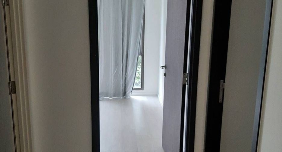 For sale 2 bed condo in Phaya Thai, Bangkok