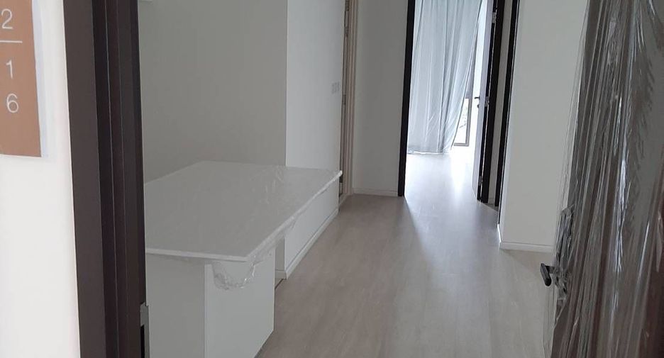 For sale 2 bed condo in Phaya Thai, Bangkok
