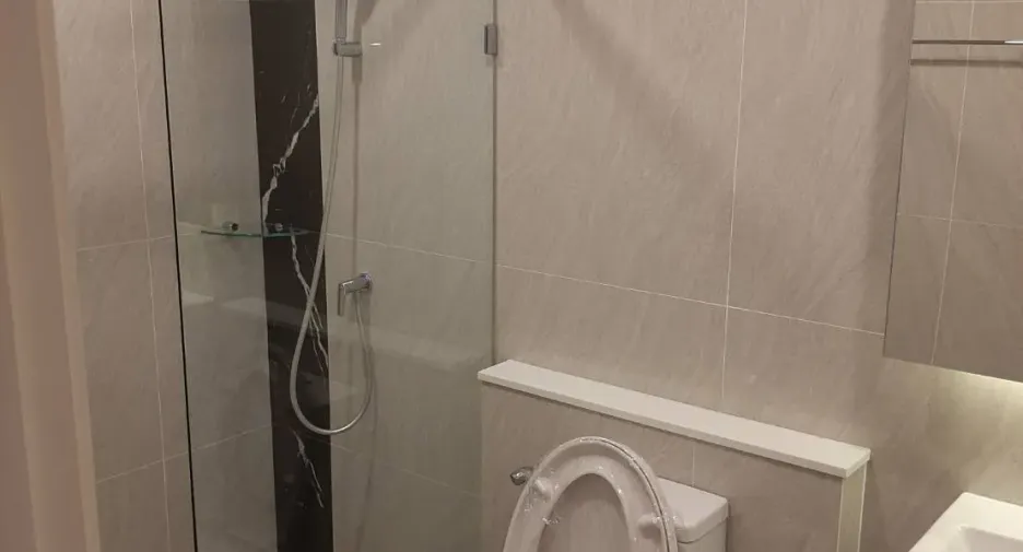 For sale 2 bed condo in Phaya Thai, Bangkok
