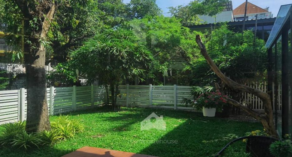 For rent 2 Beds house in Pathum Wan, Bangkok