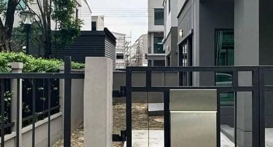 For rent 4 bed house in Khan Na Yao, Bangkok