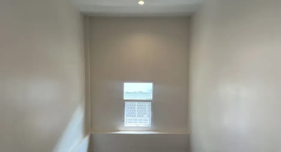 For rent 5 bedrooms office in Khlong Toei, Bangkok