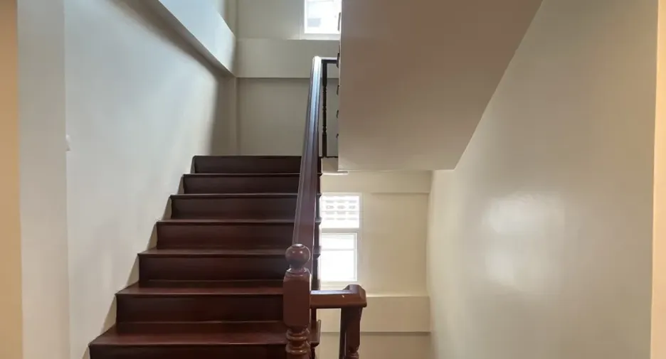 For rent 5 bedrooms office in Khlong Toei, Bangkok