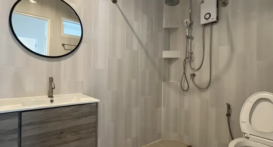 For rent 5 bedrooms office in Khlong Toei, Bangkok