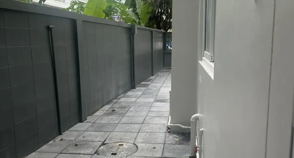 For rent 5 bedrooms office in Khlong Toei, Bangkok