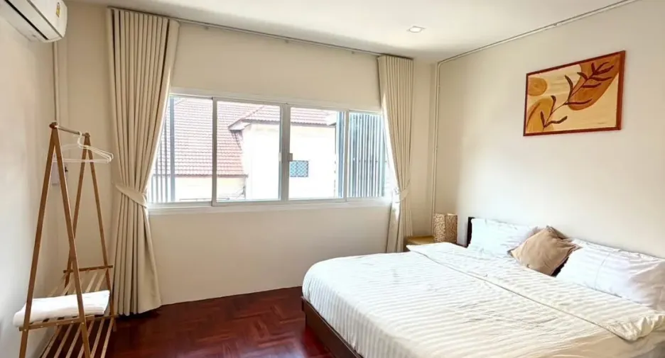 For rent 5 bedrooms office in Khlong Toei, Bangkok
