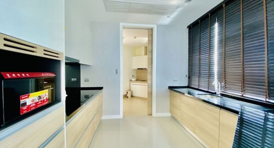 For rent 3 bedrooms condo in Bang Lamung, Chonburi