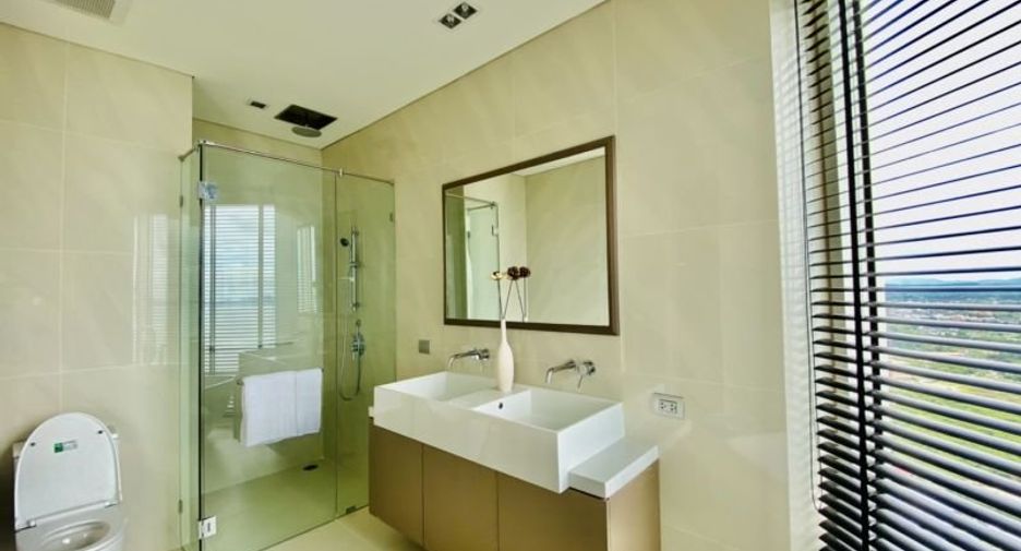 For rent 3 bedrooms condo in Bang Lamung, Chonburi