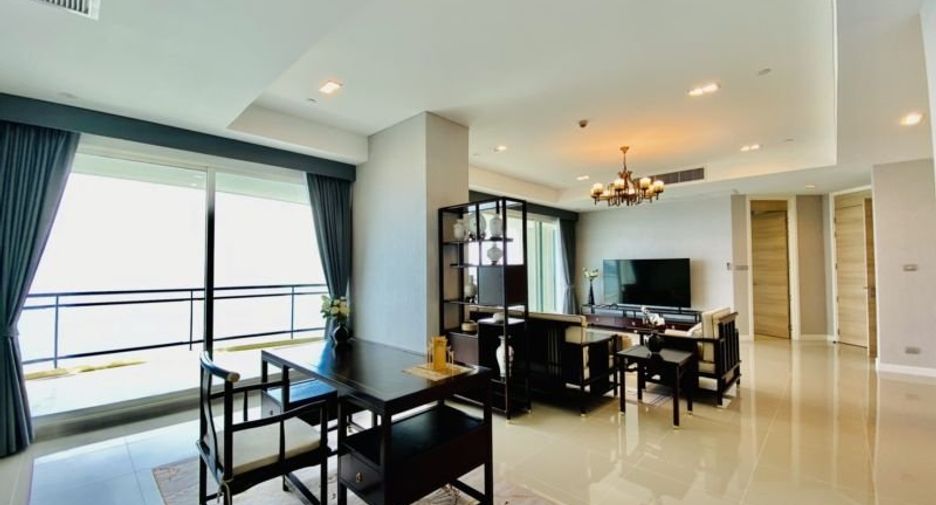 For rent 3 bedrooms condo in Bang Lamung, Chonburi