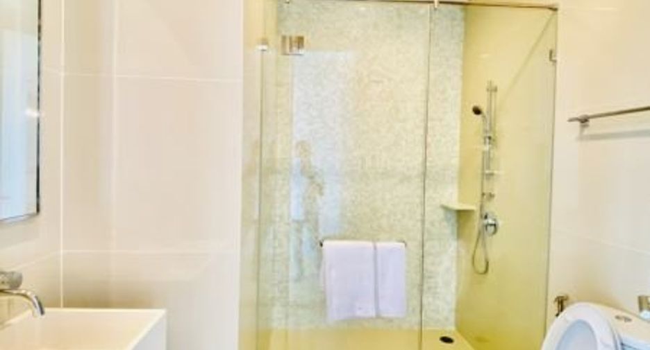 For rent 3 bedrooms condo in Bang Lamung, Chonburi