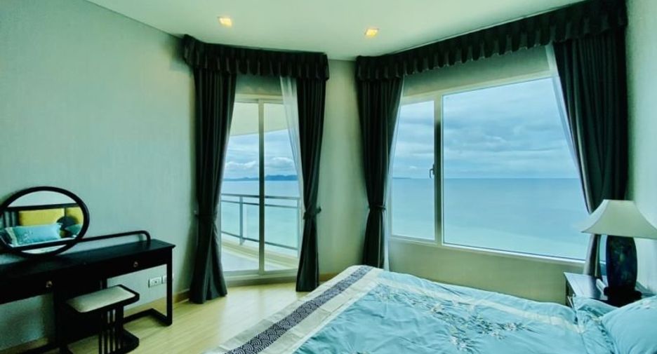 For rent 3 bedrooms condo in Bang Lamung, Chonburi