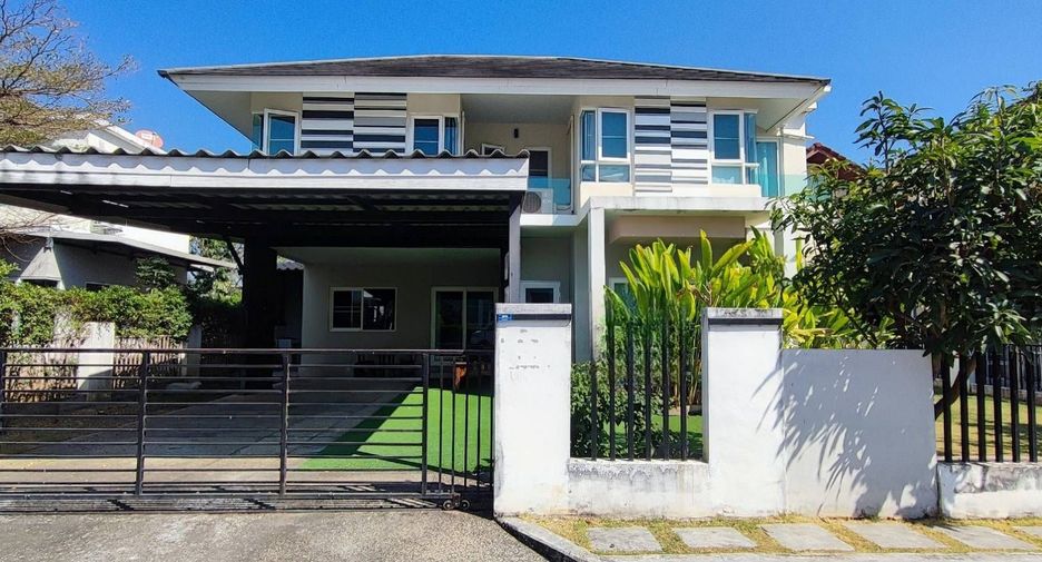 For rent 3 Beds house in Saraphi, Chiang Mai