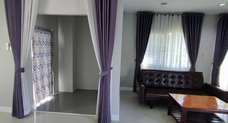 For rent 3 Beds house in Saraphi, Chiang Mai