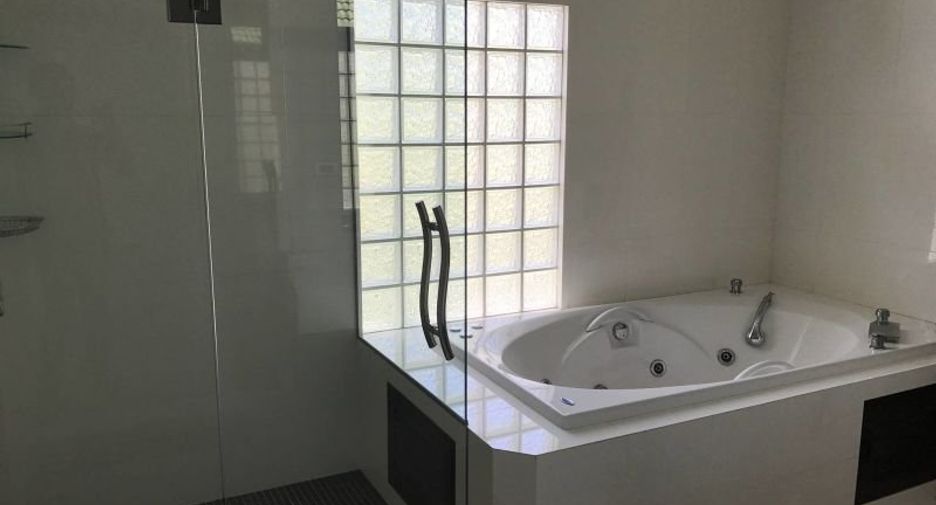 For rent and for sale 3 bedrooms house in Bang Lamung, Chonburi