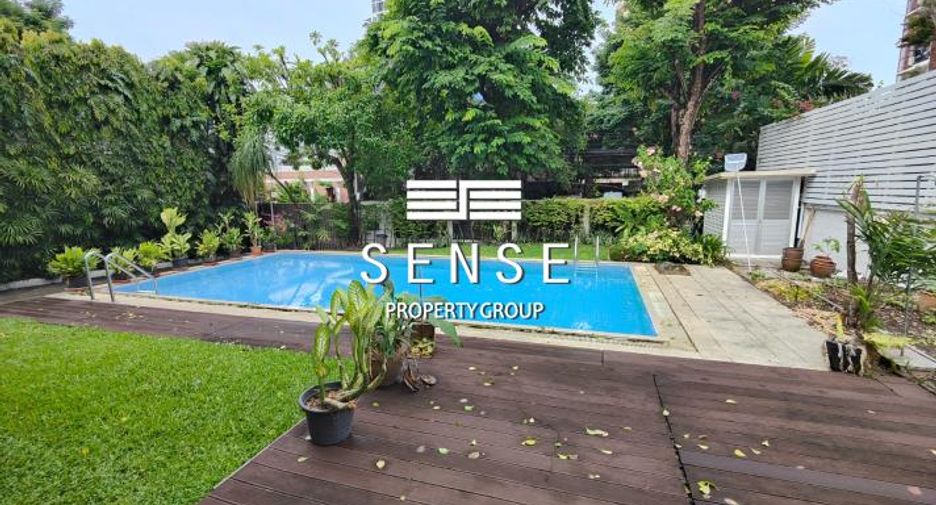 For rent 5 bedrooms house in Khlong Toei, Bangkok