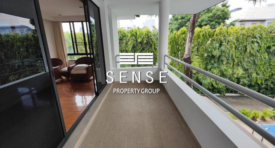 For rent 5 bedrooms house in Khlong Toei, Bangkok