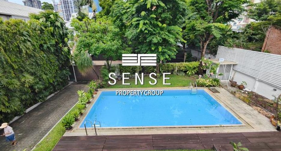 For rent 5 bedrooms house in Khlong Toei, Bangkok