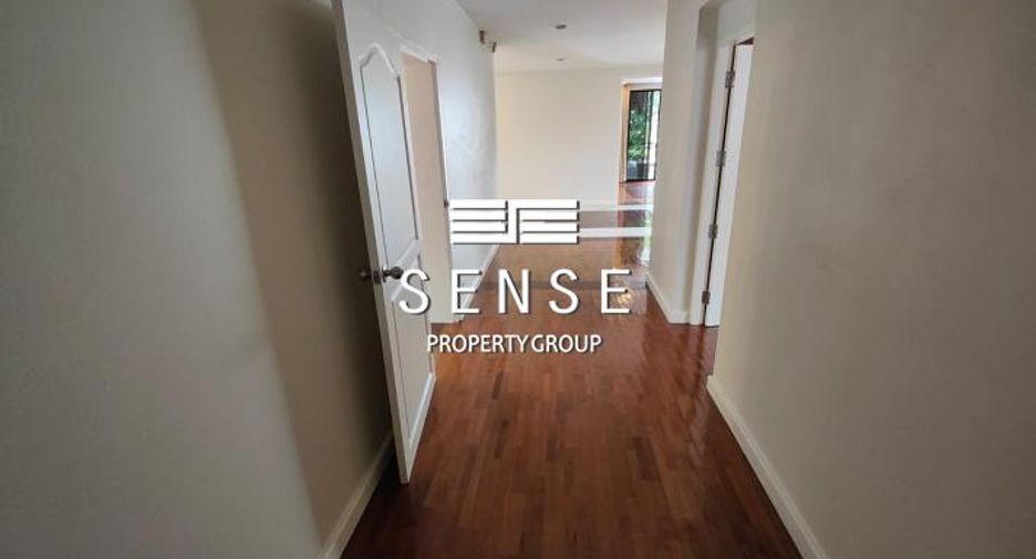 For rent 5 bedrooms house in Khlong Toei, Bangkok