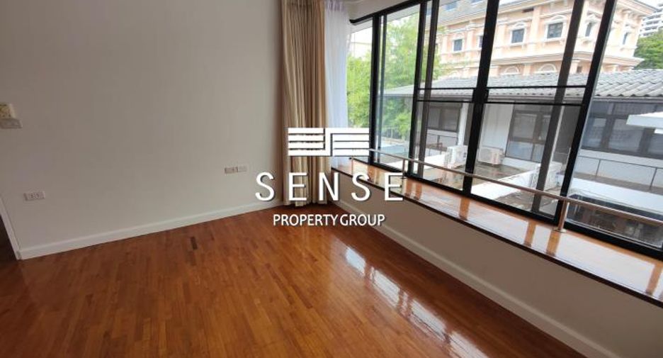 For rent 5 bedrooms house in Khlong Toei, Bangkok