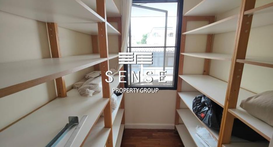 For rent 5 bedrooms house in Khlong Toei, Bangkok