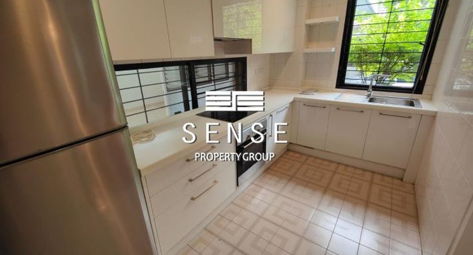 For rent 5 bedrooms house in Khlong Toei, Bangkok