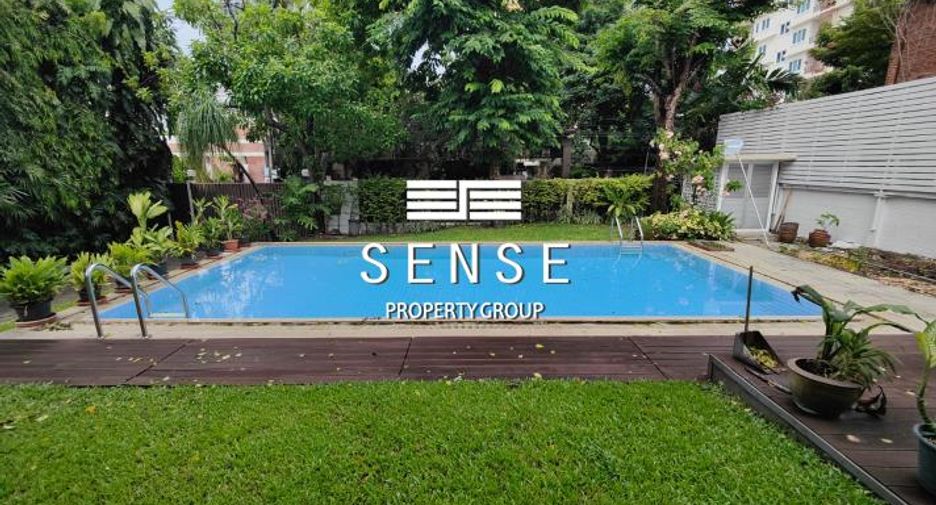 For rent 5 bedrooms house in Khlong Toei, Bangkok