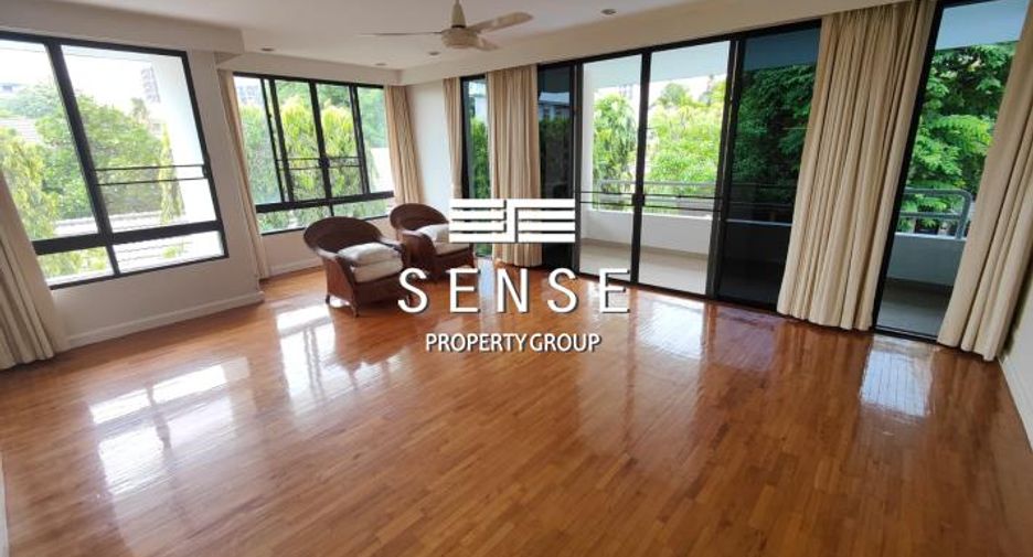 For rent 5 bedrooms house in Khlong Toei, Bangkok