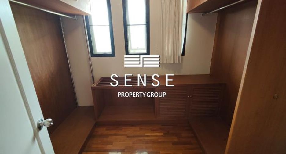 For rent 5 bedrooms house in Khlong Toei, Bangkok