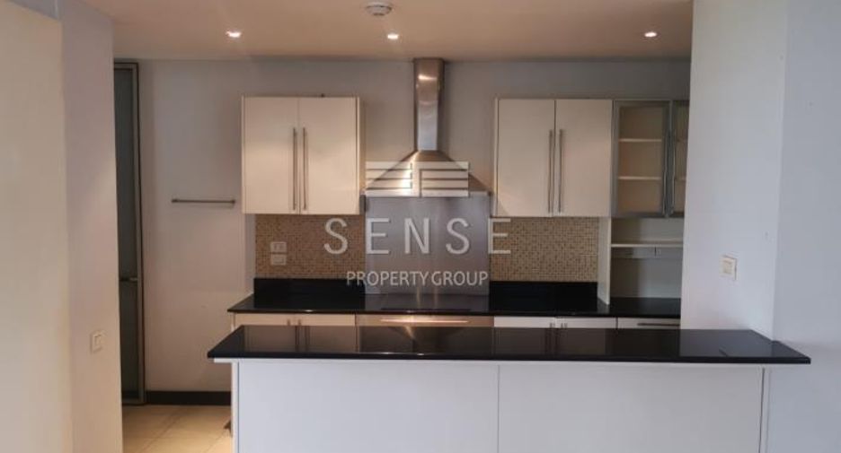 For rent 2 bedrooms condo in Pathum Wan, Bangkok