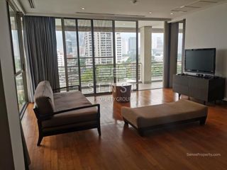 For rent 2 bed condo in Pathum Wan, Bangkok