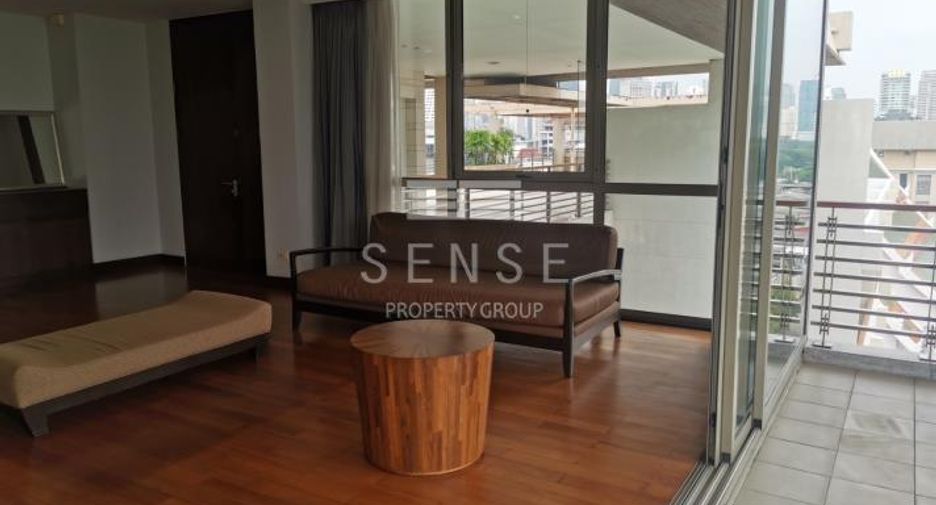 For rent 2 bedrooms condo in Pathum Wan, Bangkok