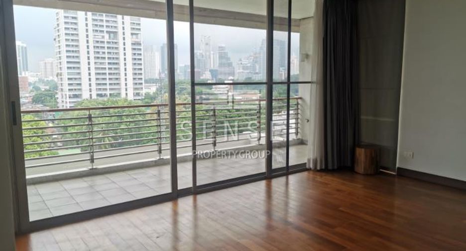 For rent 2 bedrooms condo in Pathum Wan, Bangkok