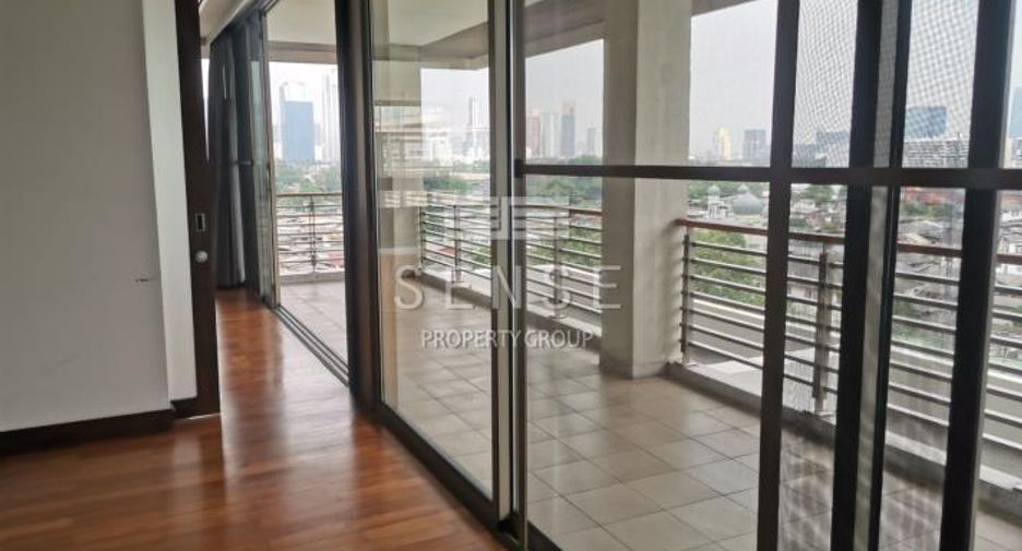 For rent 2 bedrooms condo in Pathum Wan, Bangkok