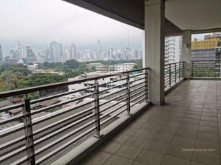 For rent 2 bed condo in Pathum Wan, Bangkok