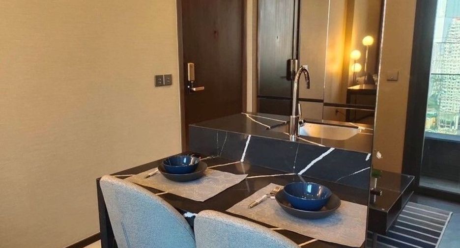For sale 1 bed condo in Khlong Toei, Bangkok